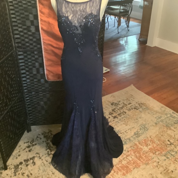 Camille la vie  Elegant Navy Blue Gown /Prom Dress Size 6💙 - Picture 3 of 14